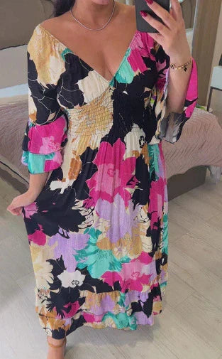 2024 Hot Sale🔥💃V-neck Floral Seaside Vacation Loose Dress-4