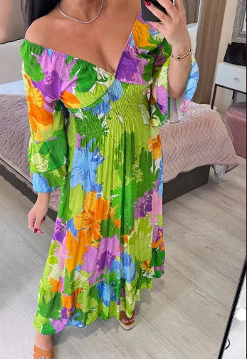 2024 Hot Sale🔥💃V-neck Floral Seaside Vacation Loose Dress-1